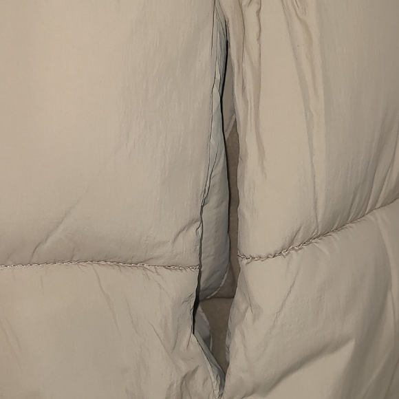 Old Navy Tan Puffer Jacket - Picture 4 of 9